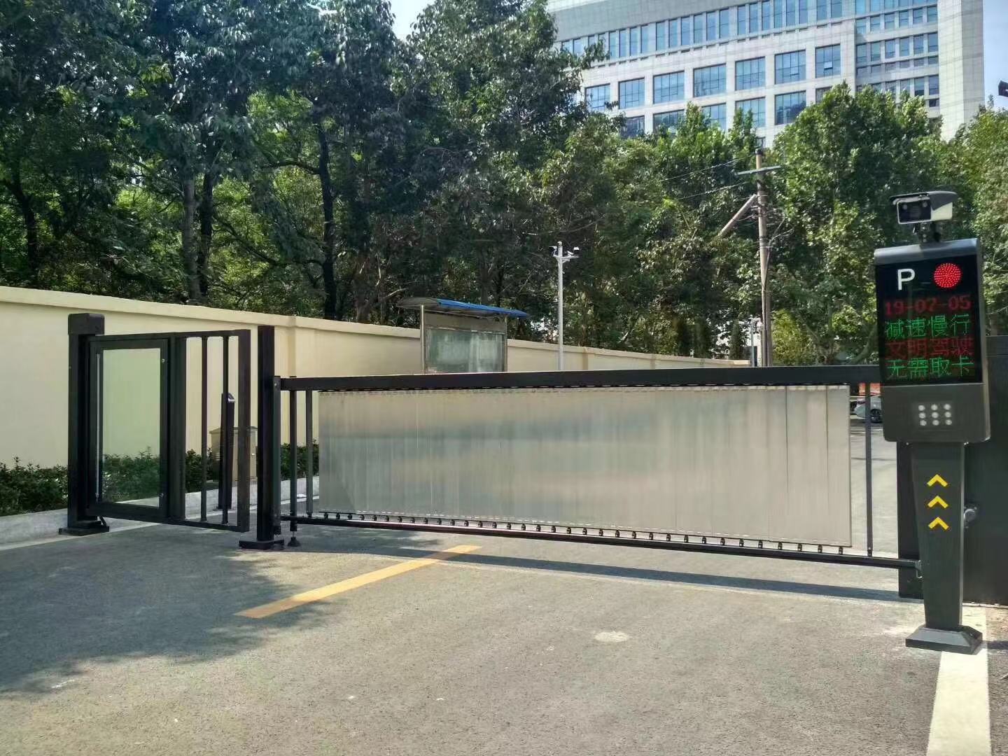 邢台广告道闸邢台道闸厂家邢台起落杆安装瑞盛升降杆