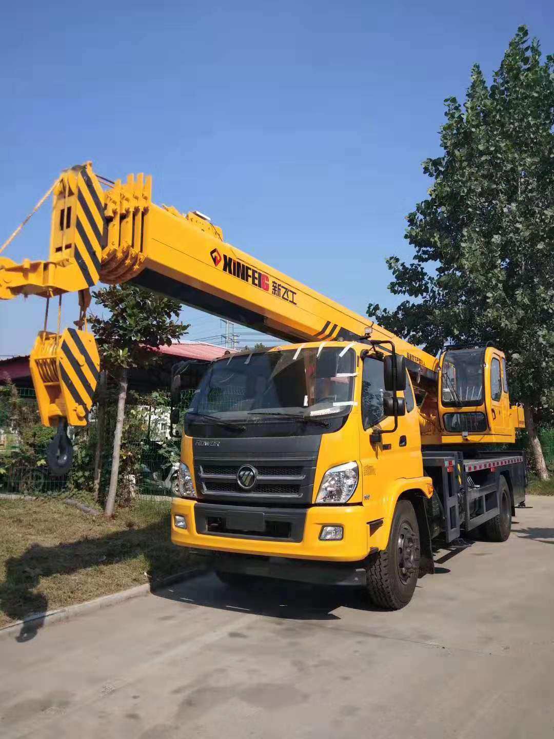 徐工新款汽车吊 小吨位起重机 6-16吨汽车吊