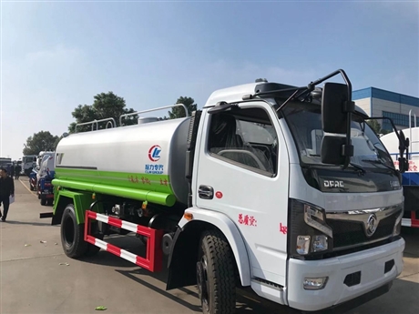 东风多利卡5吨洒水车蓝牌