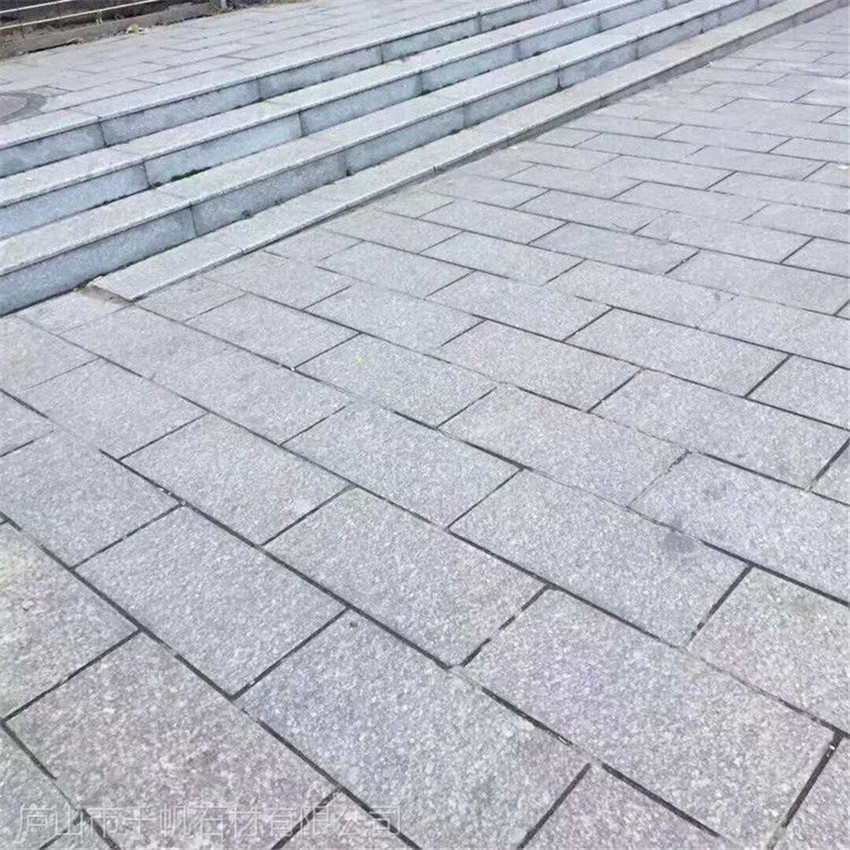 ****湖北黄冈市麻城市麻城白果石材工业园期待你的来电除了批发芝麻灰