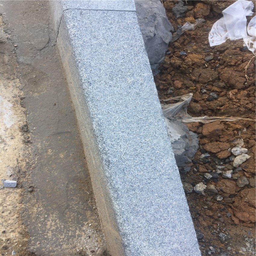 芝麻白路缘石 厂家直销花岗岩广场砖芝麻白