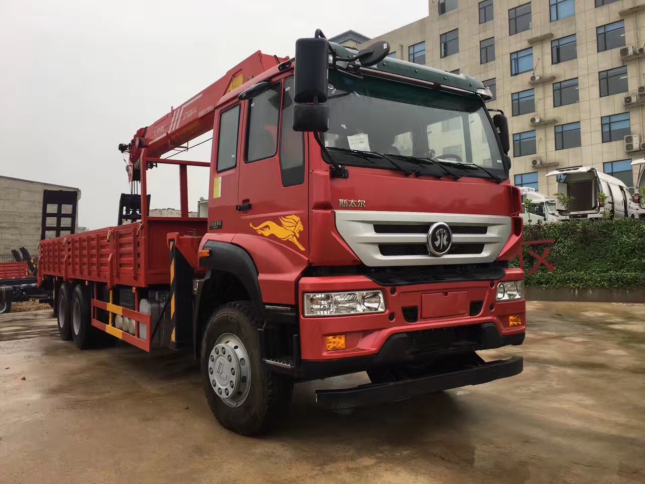 重汽斯太尔后八轮三一12吨随车吊