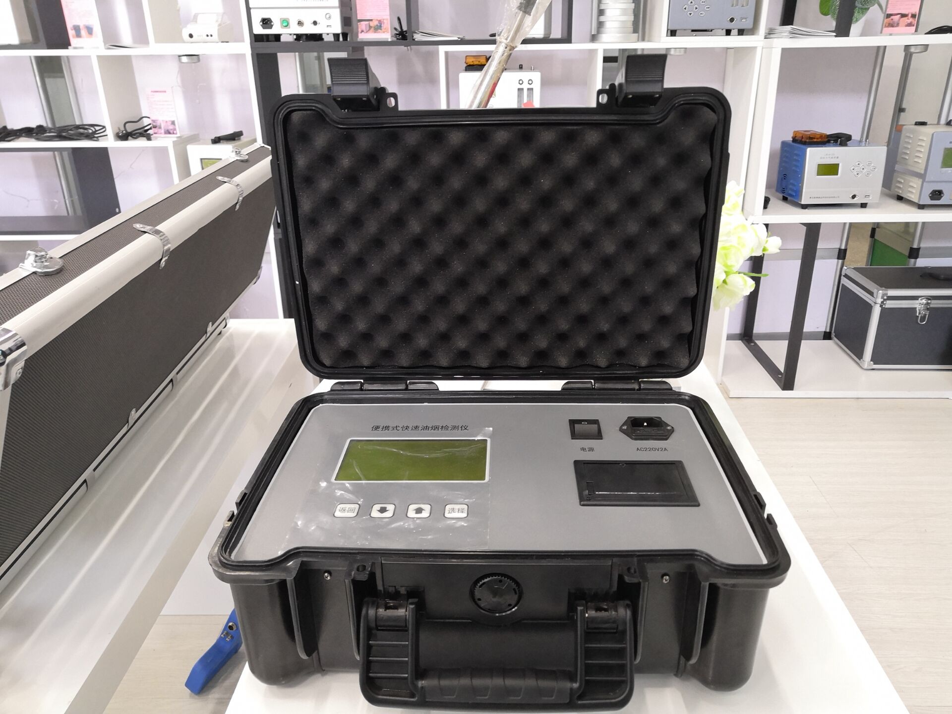 李沧区恒瑞兴达仪器仪表行 产品展厅 >直读式油烟监测仪7020