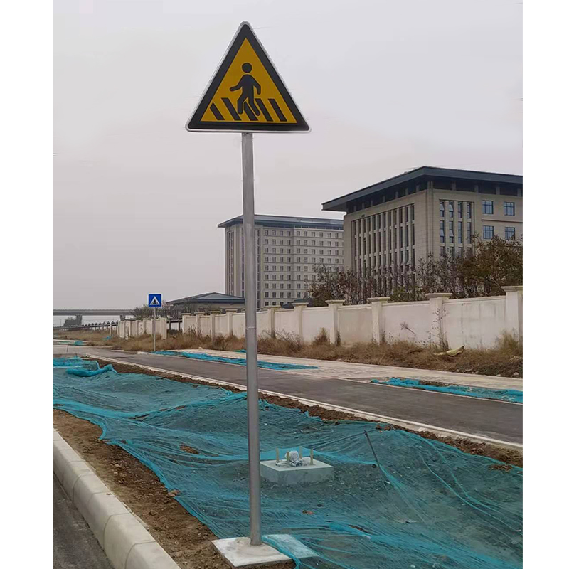 道路指示牌立杆