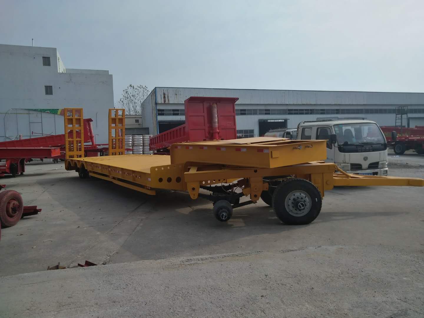 今年热销爆款全挂拖车底盘全挂车厂家