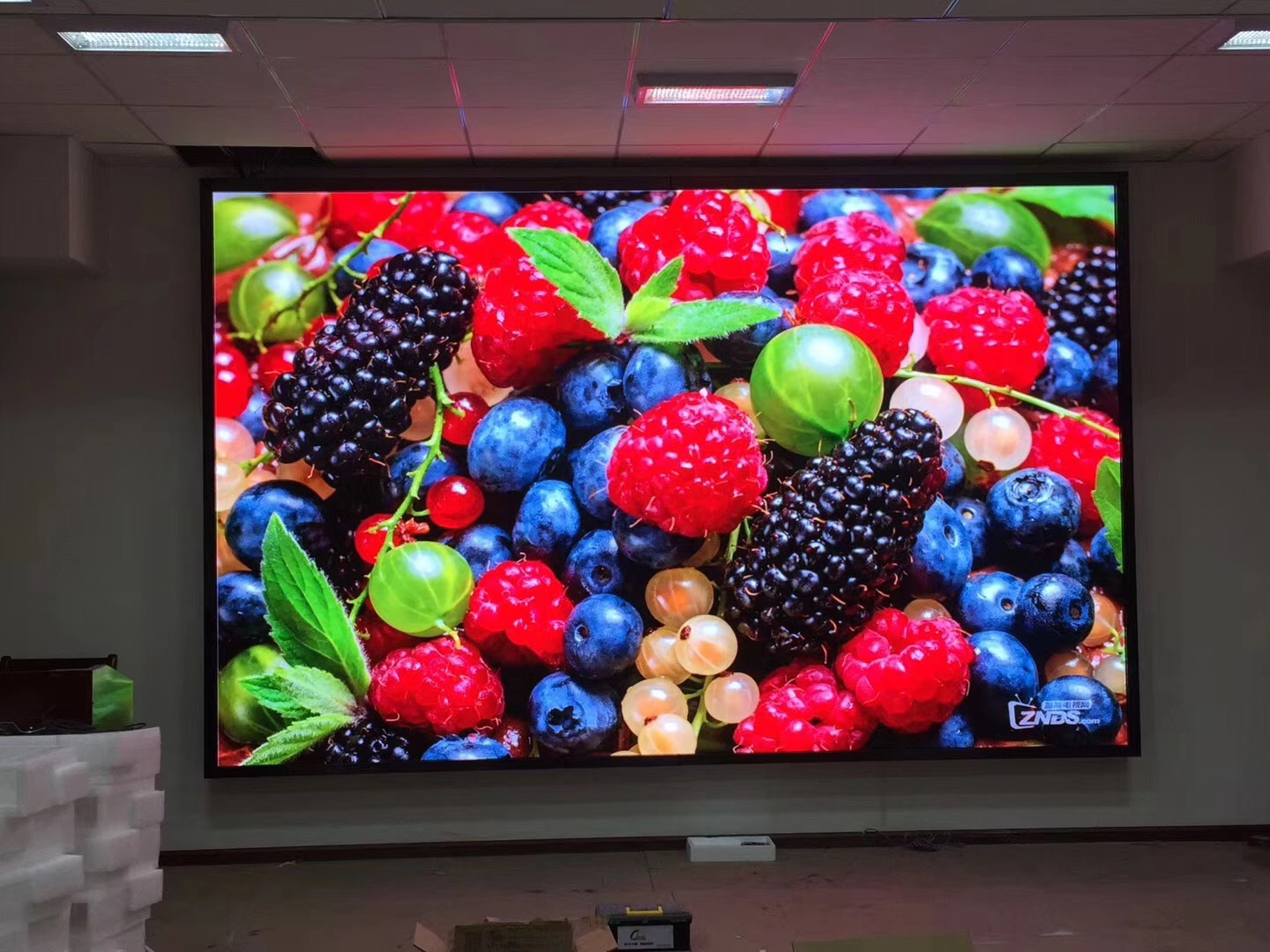 舞台p4led屏价格餐厅led全彩屏p4会场led屏电子屏价格多少舞台