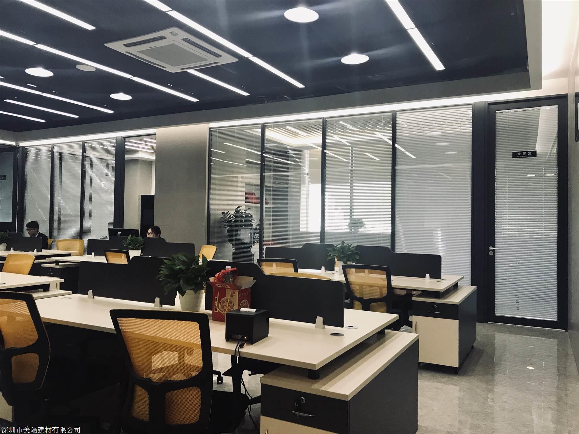 深圳南山招商大厦办公室玻璃隔断
