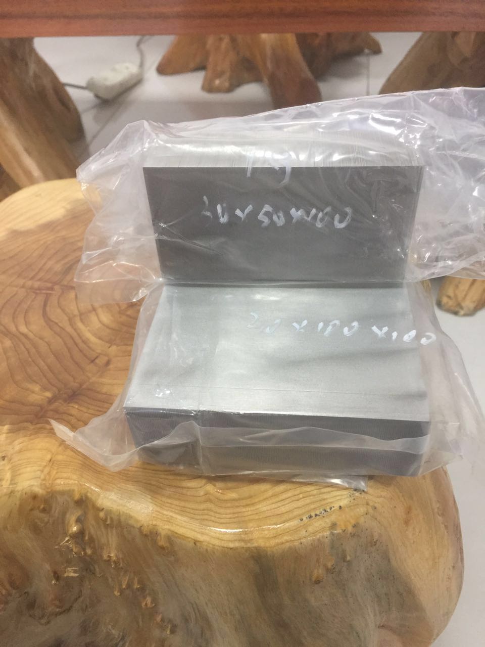 pm35模具透气钢pm45排气钢疏气钢pm50多孔钢材三种气孔按需切