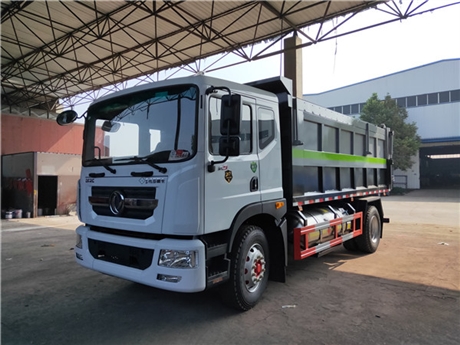 东风多利卡15吨含水污泥清运车 污水厂拉污泥车