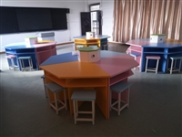合肥厂家定制销售钢木桌椅，课桌椅多边形培训桌，辅导班家具