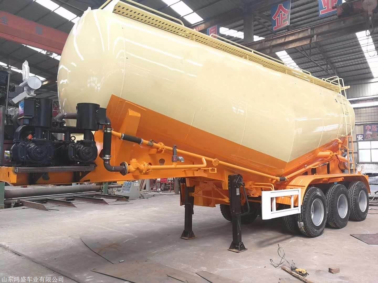 梁山标准散装水泥罐半挂车价格参数型号大全