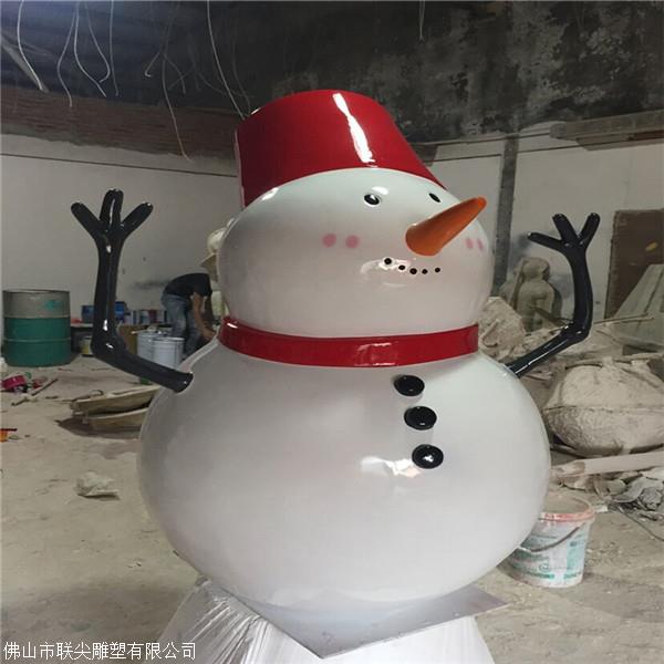 福建玻璃钢卡通雕塑厂家 广场公园玻璃钢雪人卡通雕塑