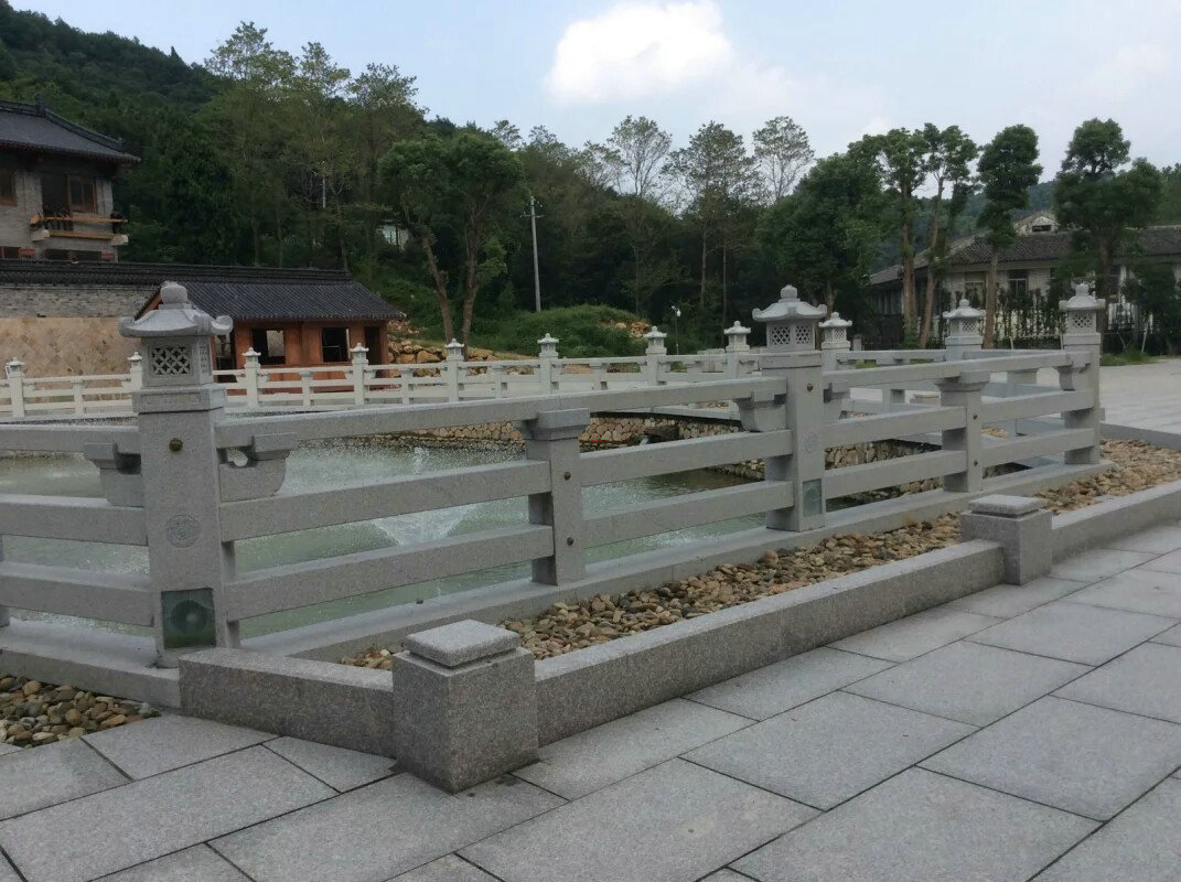 石质栏杆 汉白玉塑石栏杆厂家 石栏杆安装 石雕桥护栏