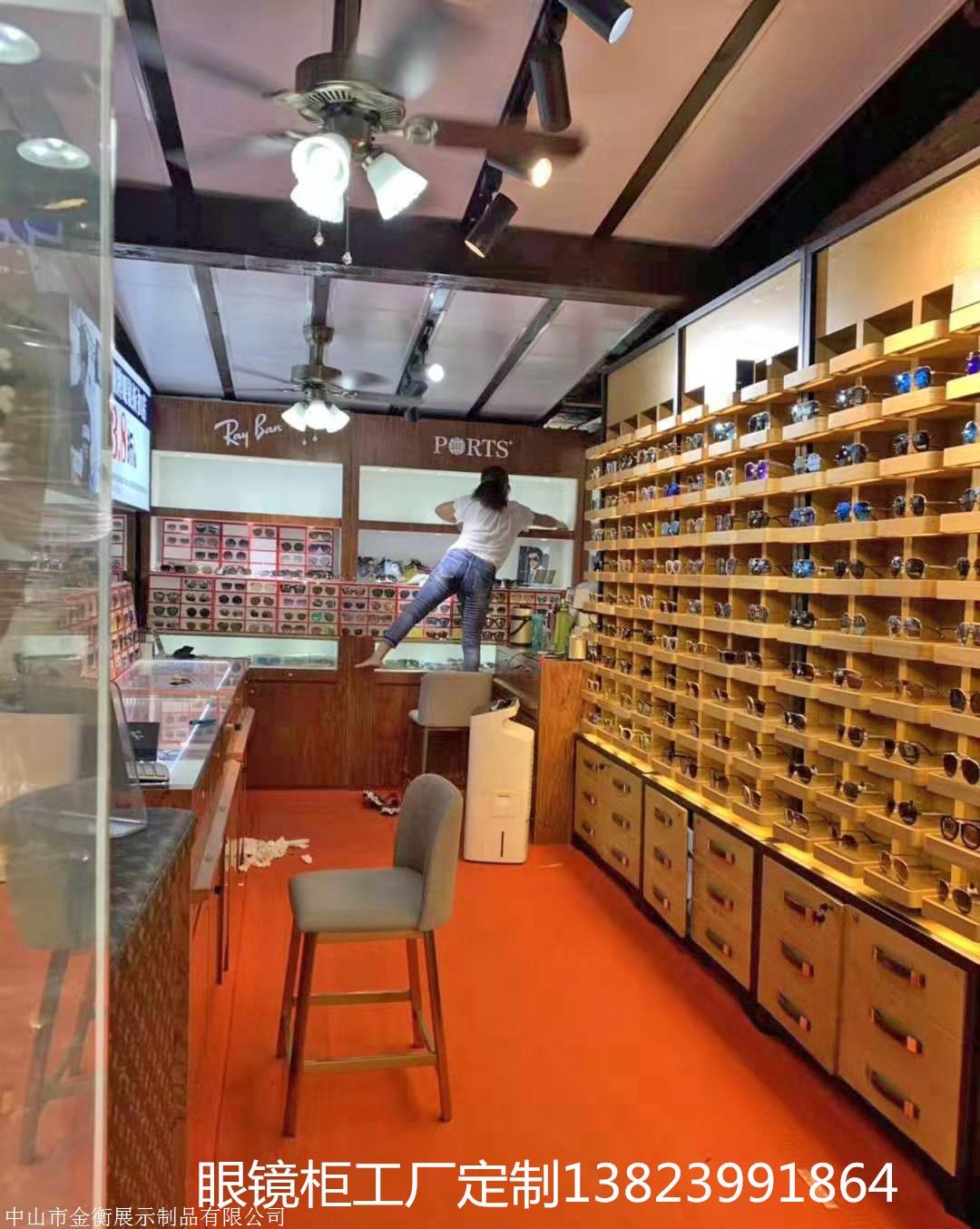 武威民勤哪有定做眼镜柜台的宝岛眼镜展示柜台厂家报价