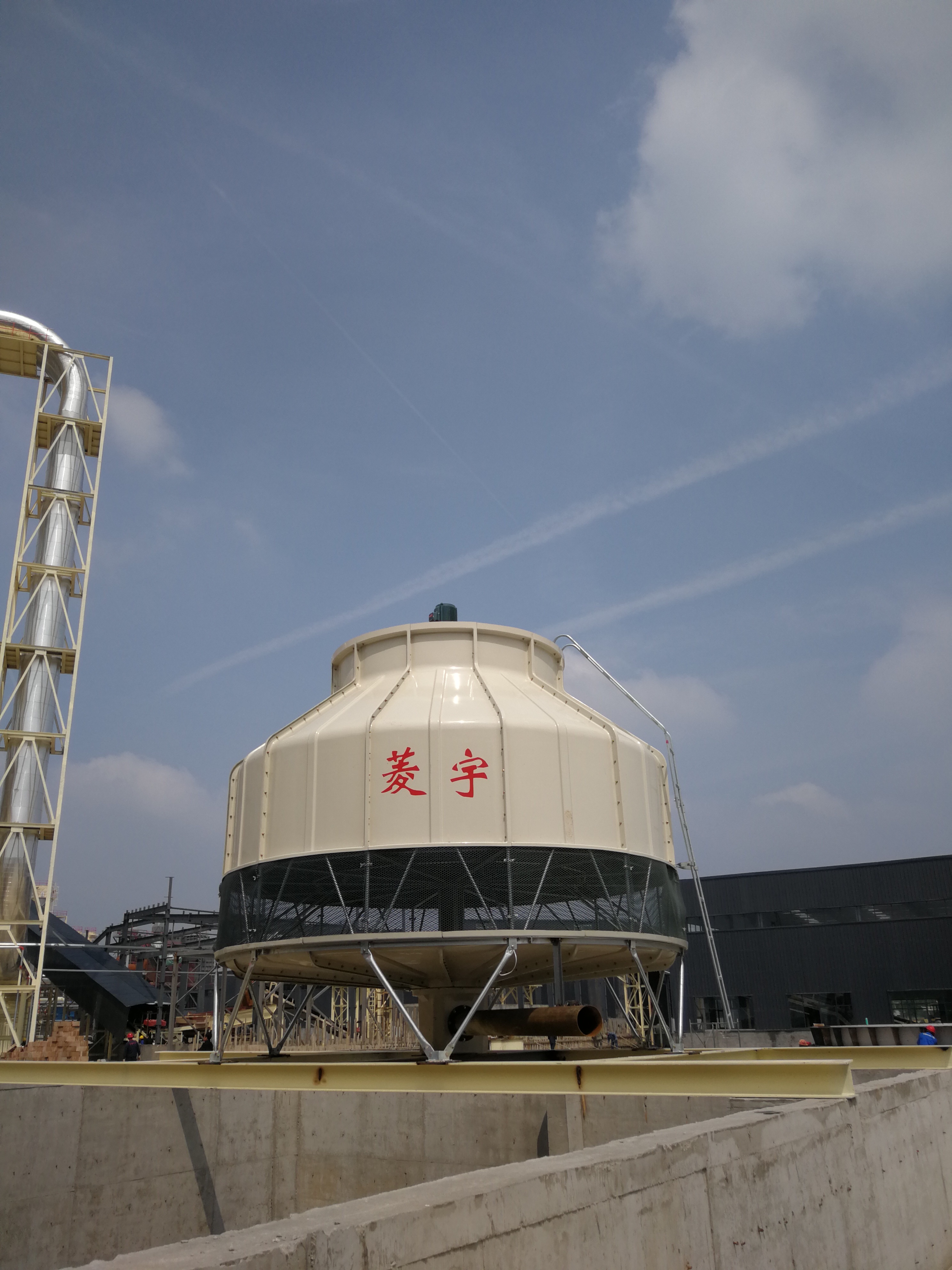 低噪音300吨圆形逆流冷却塔供应价格