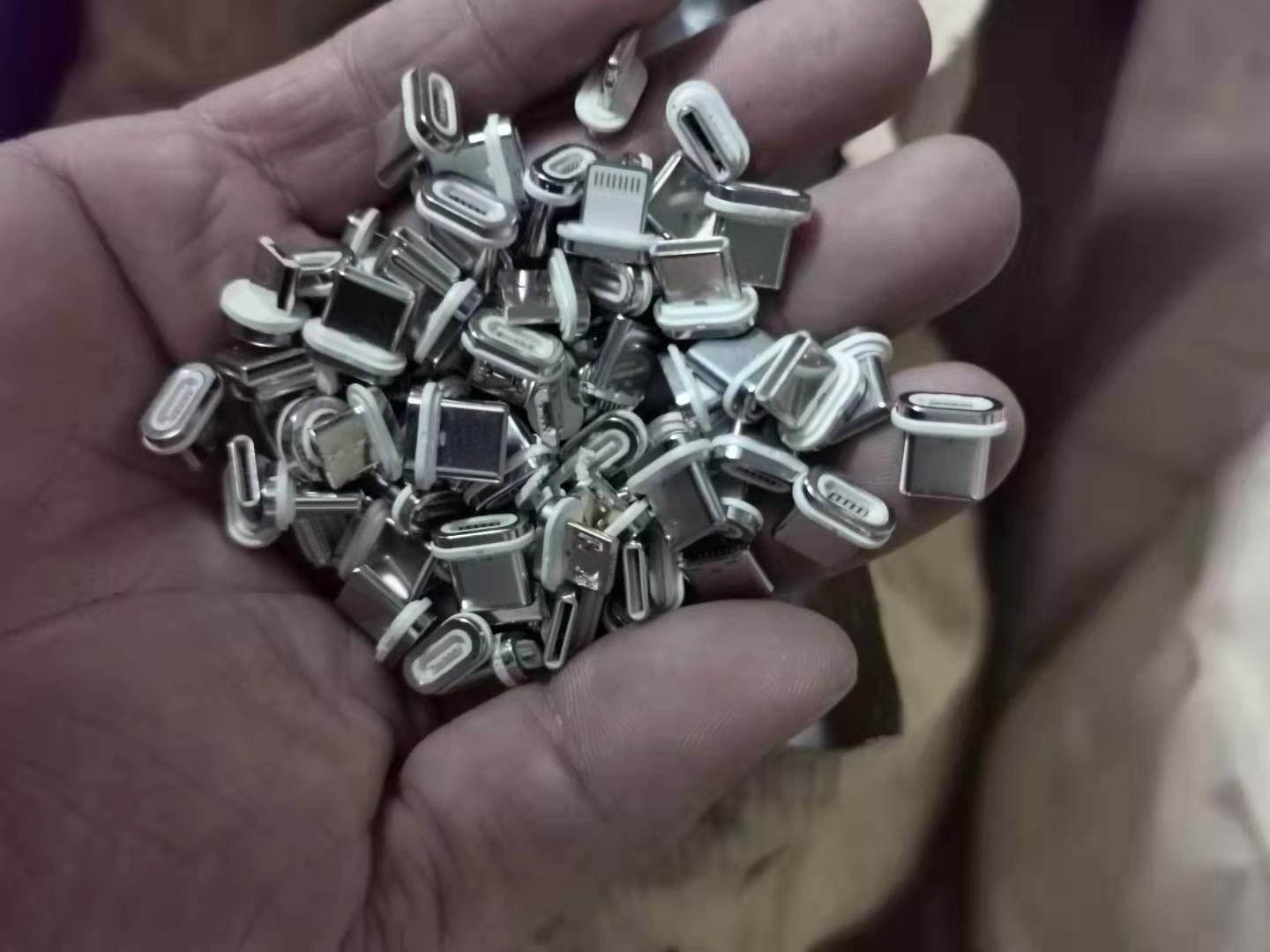 东莞大朗箱包磁铁,强磁回收价格