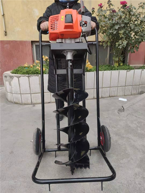 山地打树坑机直立机架:支撑机器,保护操作者.