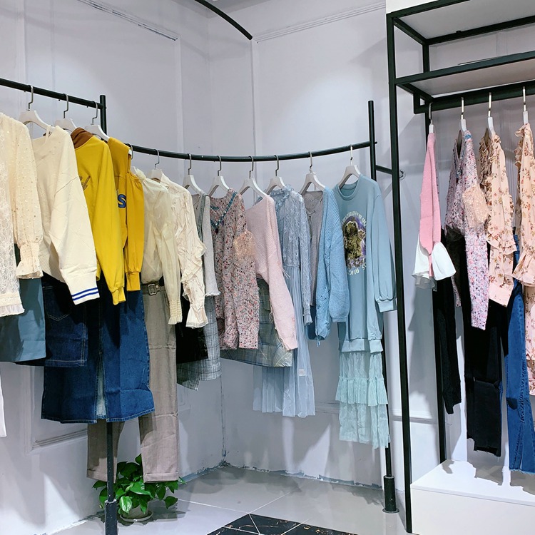 苏州流行时尚女装批发 优质女装货源 千葵服装折扣