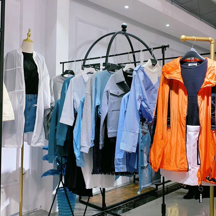 氧气花园女装品牌批发厂家 品牌女装批发货源 熠净便宜女装批发