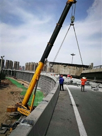 南沙桥梁翼缘板切割