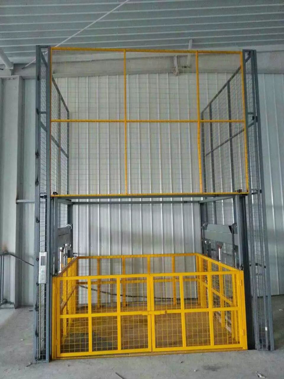 液压卸货平台云梯举重2吨升降货梯