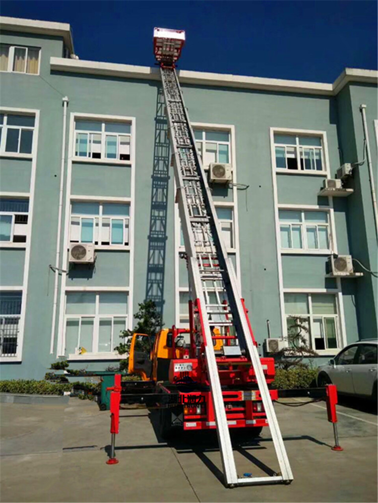 韩国进口33米云梯车节能环保