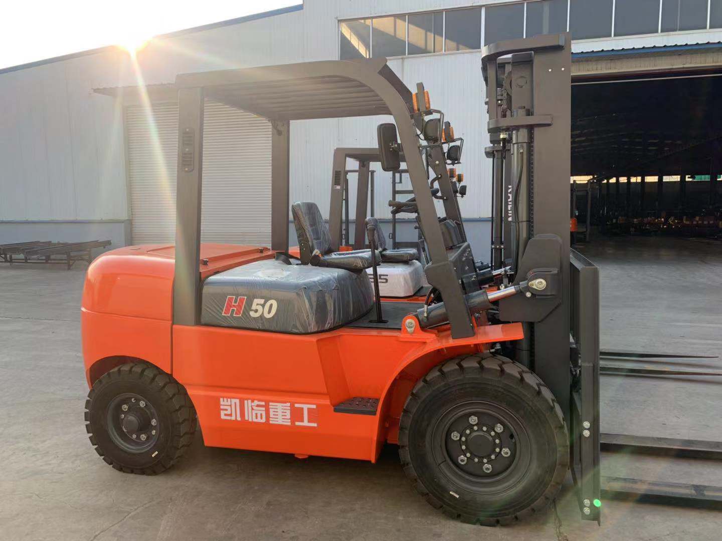 凯临重工两驱叉车  顺义两驱叉车制造厂家