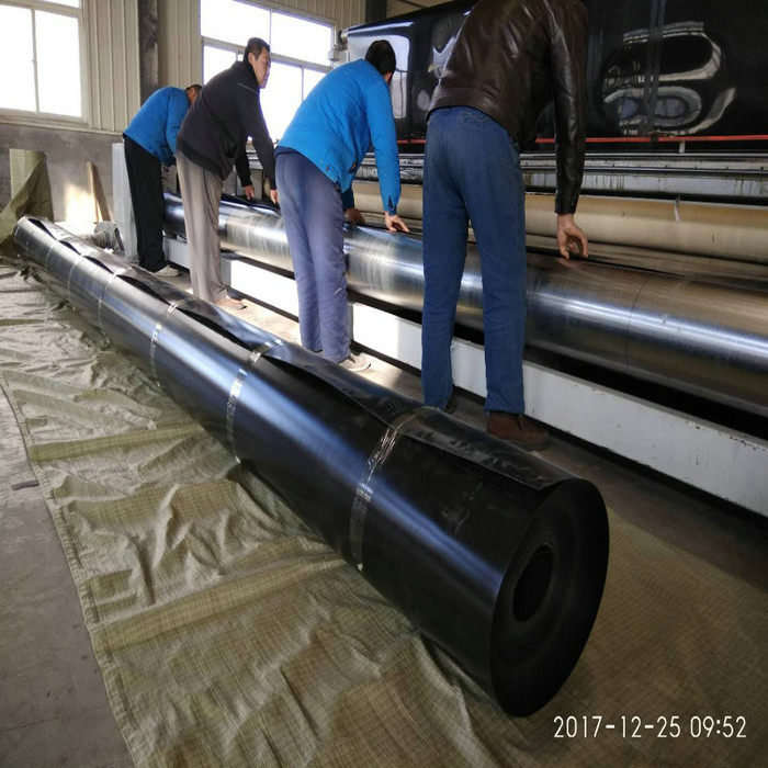 郑州1.5HDPE土工膜执行标准，郑州1.5光面HDPE防渗膜安装方案