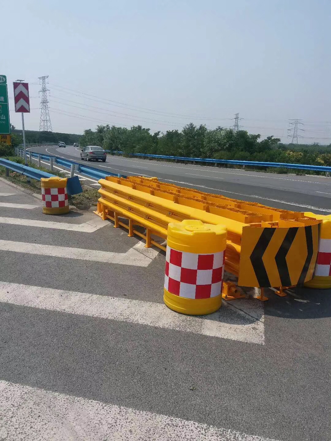 湖南地区专业销售可导向防撞垫 可附带检测报告