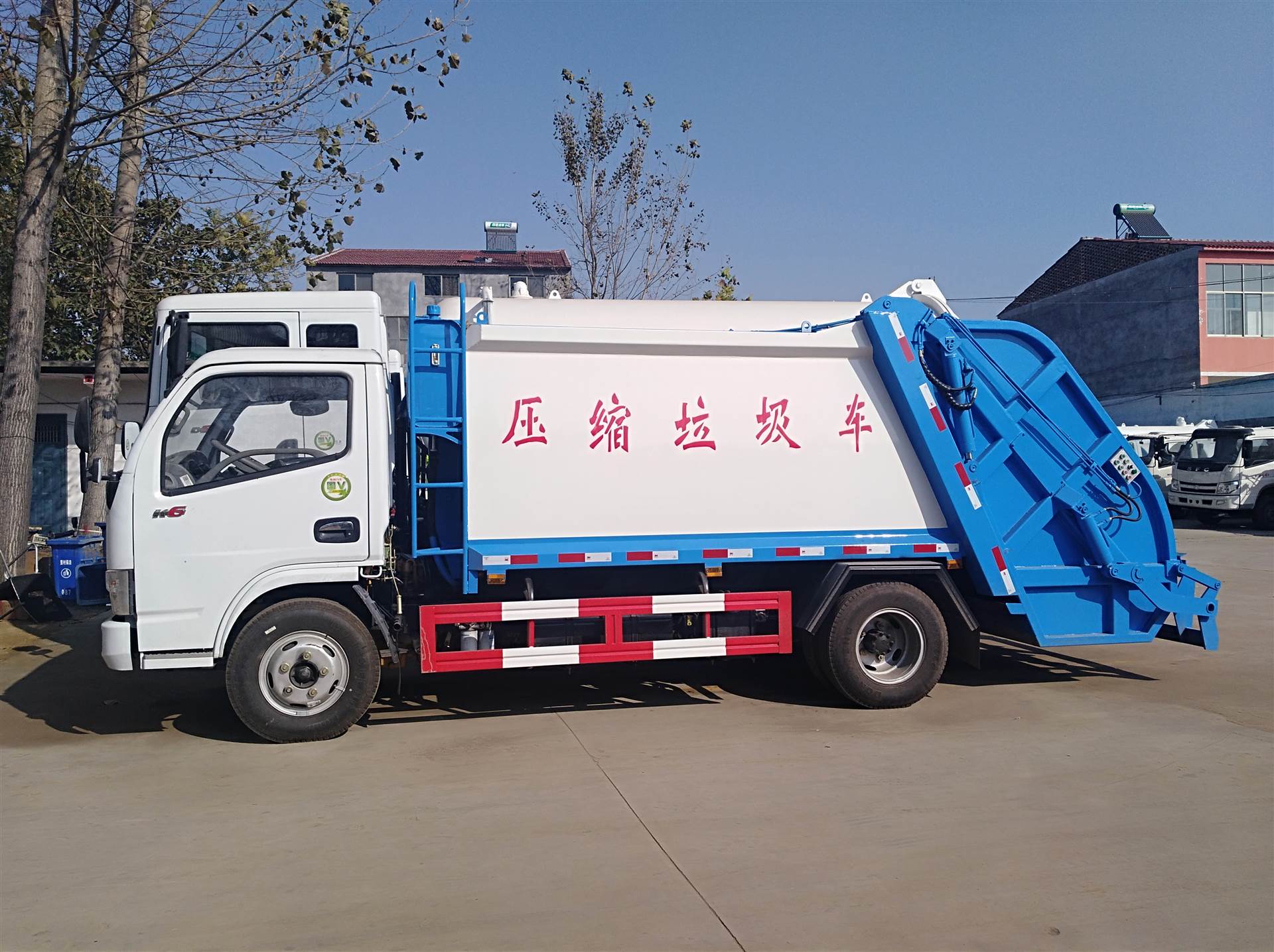 凯普特蓝牌压缩垃圾车 压缩垃圾清运车 定金发车 质量上乘
