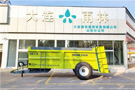 四轮车撒粪机 农家肥撒粪车 牛羊粪便洒粪车