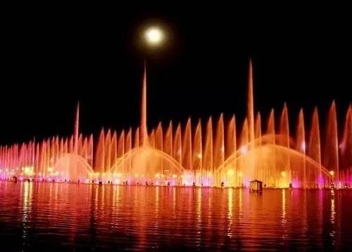 人工湖大型音乐喷泉