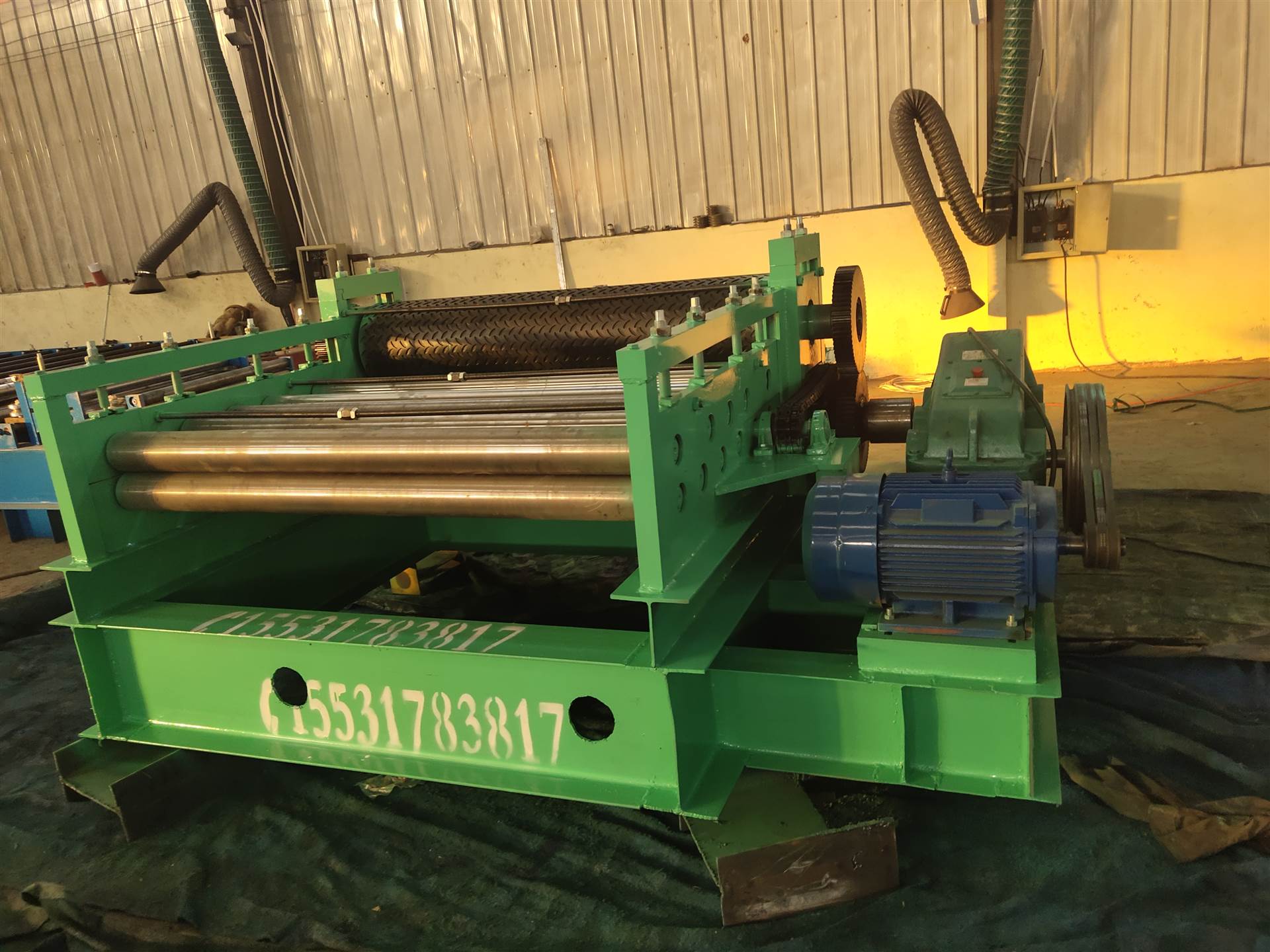 防滑板压花机金属压花机械设备