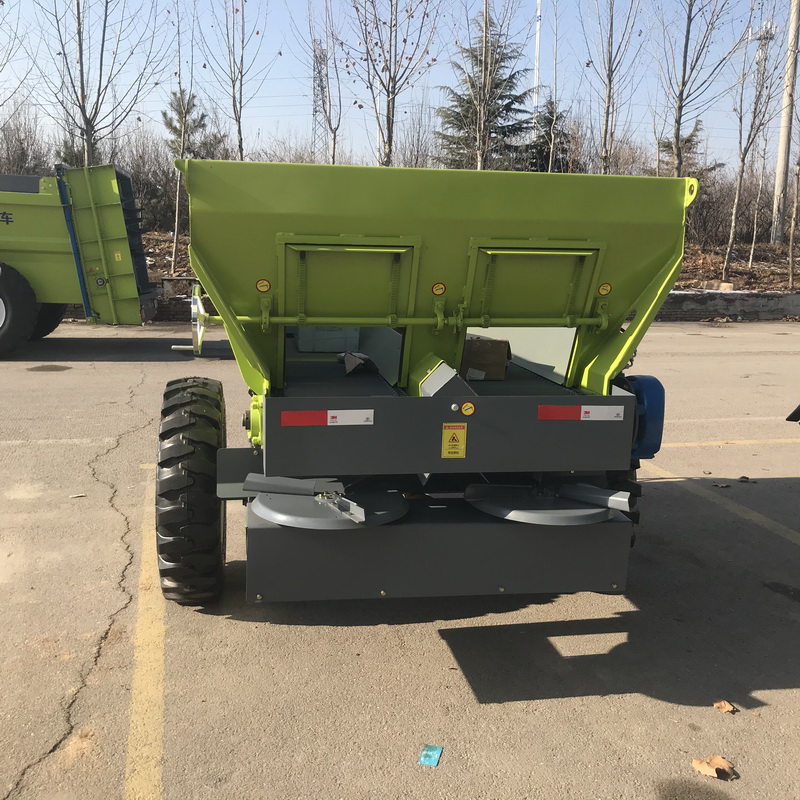 厂家直销小型撒粪机 牛羊粪抛撒车 发酵鸡粪扬粪车