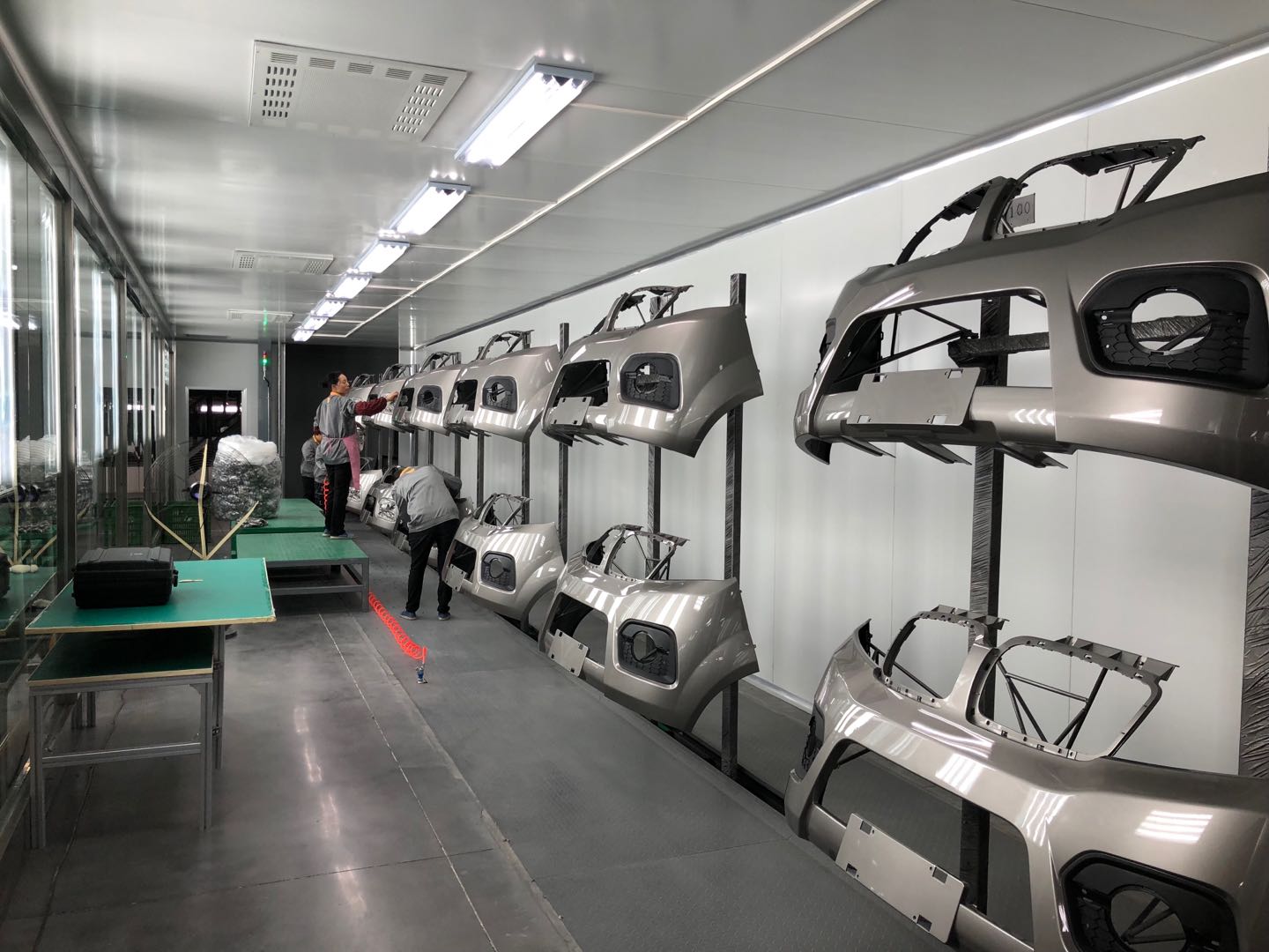 首页 机械设备 涂装设备 涂装生产线 卓鼎机械之汽车保险杠喷涂线