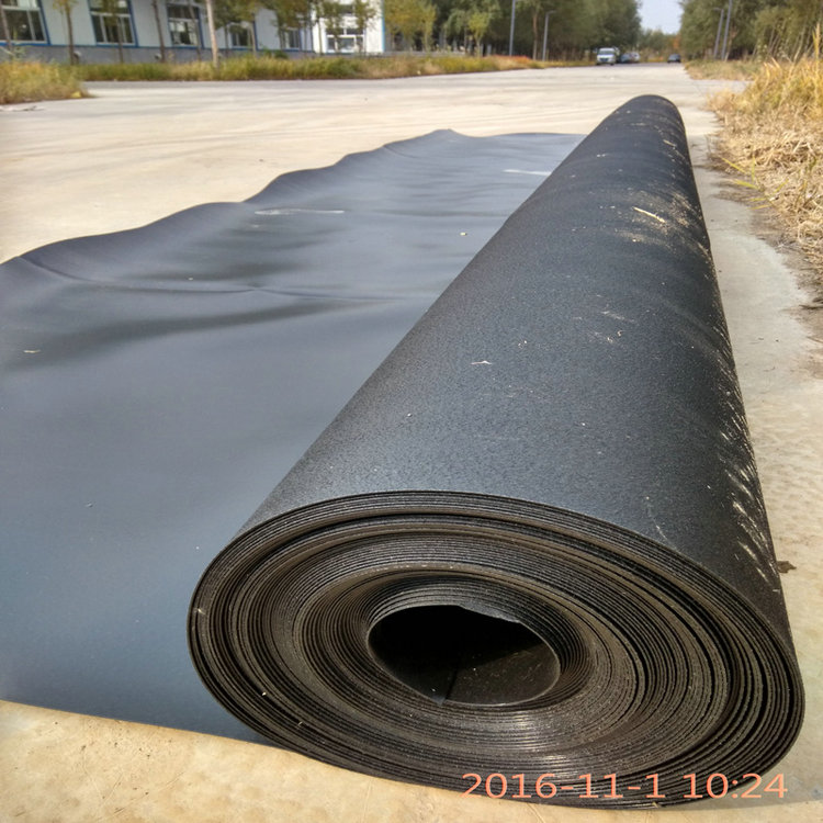 重庆1.5HDPE防渗膜施工方生产方,单糙面1.5HDPE膜动态