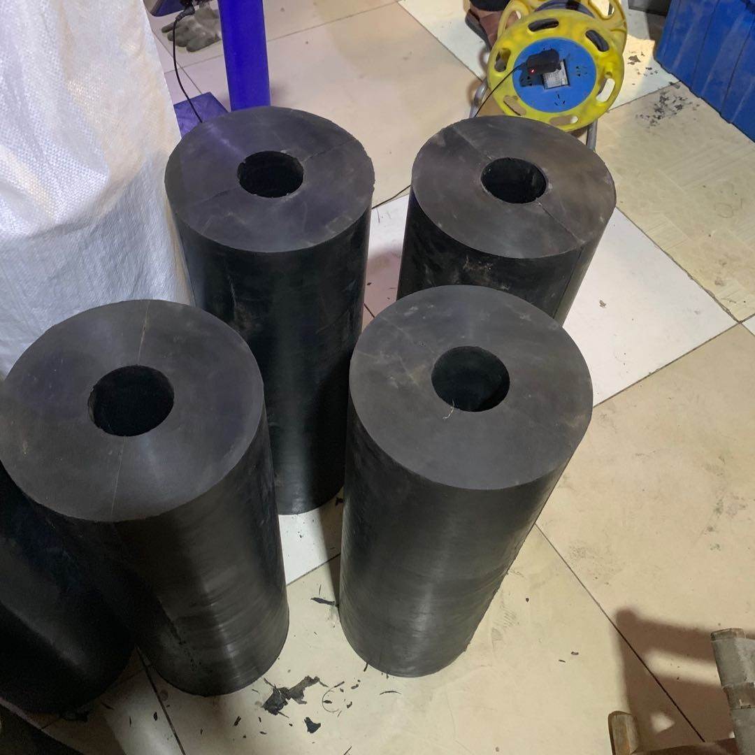 耐油耐高温大尺寸橡胶胶套