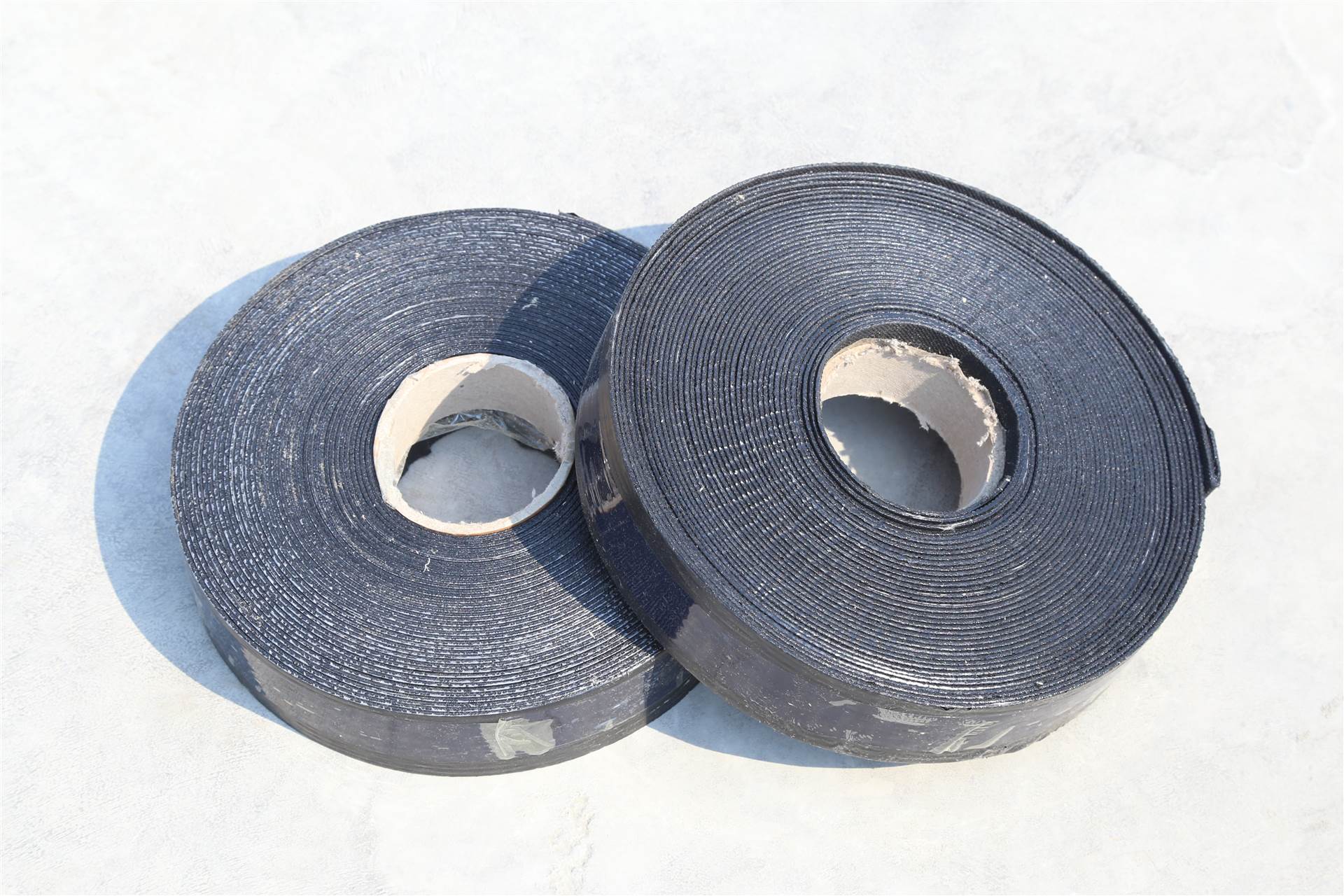 供应 贴缝带 贴缝带厂家直销 沥青路面贴缝带价格美丽