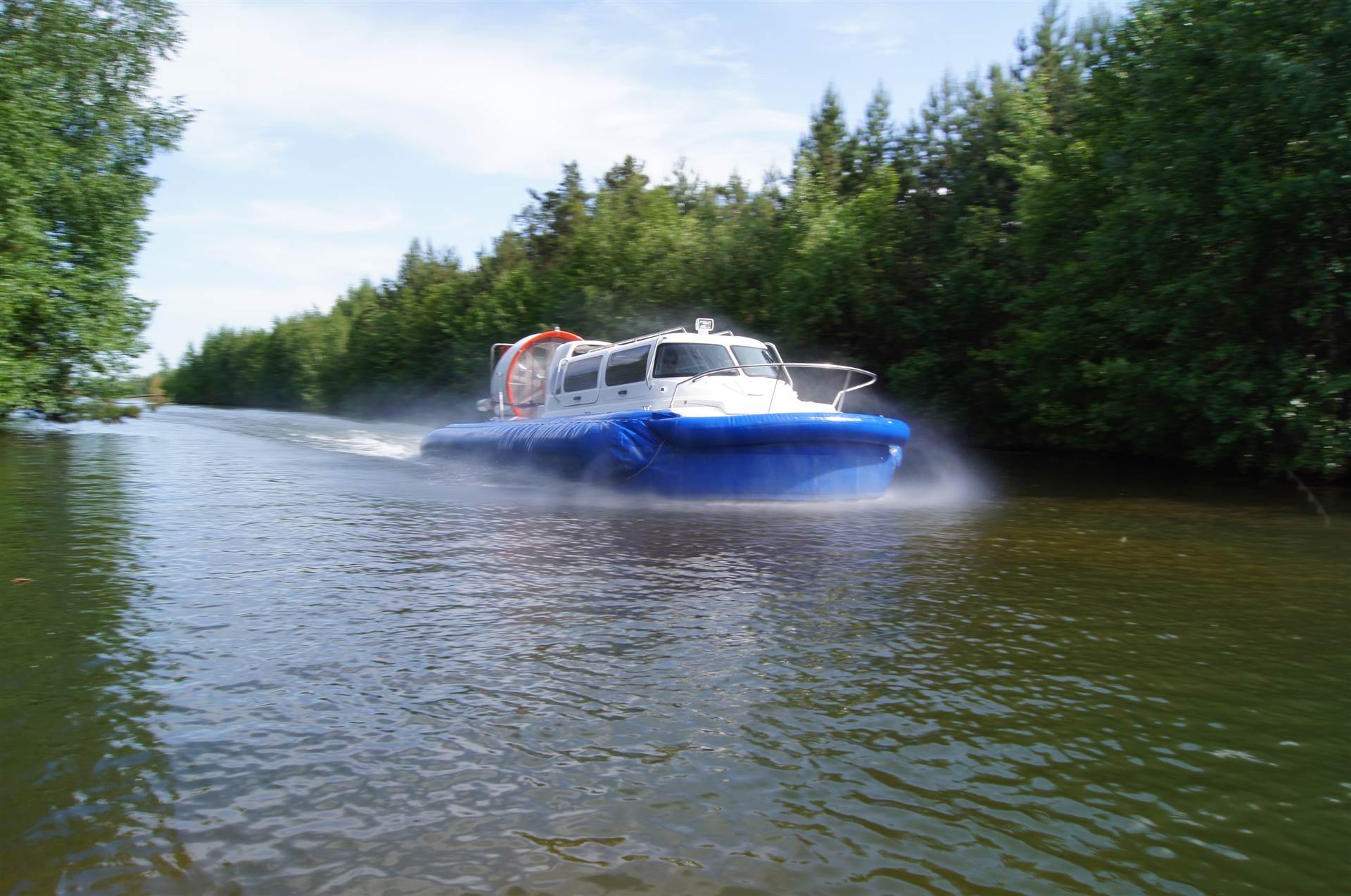 气垫船厂家国产气垫船应急救援防汛抢险气垫船3座10座15座