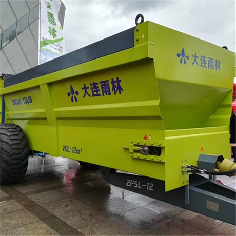 工厂批发大型农用抛撒车 可撒湿粪干粪 有机肥农家肥