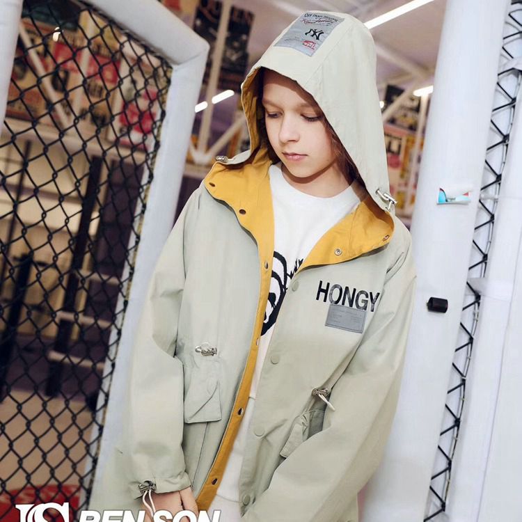 小右童装厂家批发货源肉肉家品牌童装进货2020新款连帽风衣