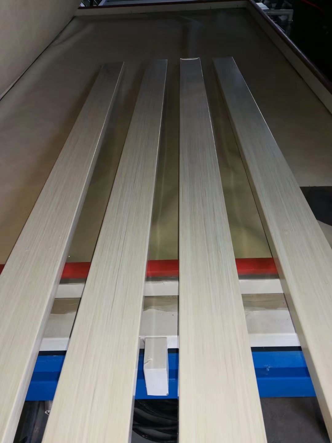 万恒直销钢木货架木纹转印机 层板,立柱都能转印 3-5元转印成本