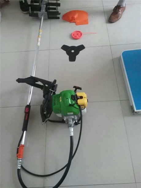 大棚菜地使用背负式除草机 小型家用翻土设备 小麦水稻收割机