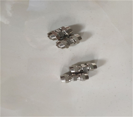 Polyethylene bundle pipe joint