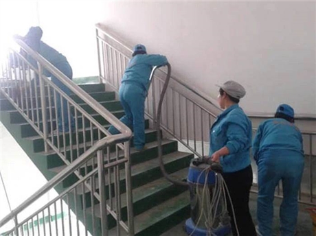 南京建鄴區(qū)新城科技園周邊 開荒保潔 日常打掃 外墻清洗 地毯清洗