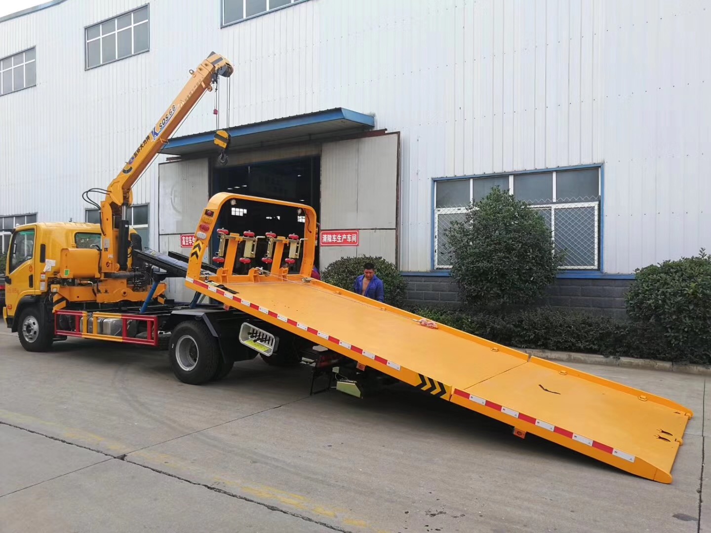 大运救援车大运清障车大运牌拖车厂家直销提供送车上