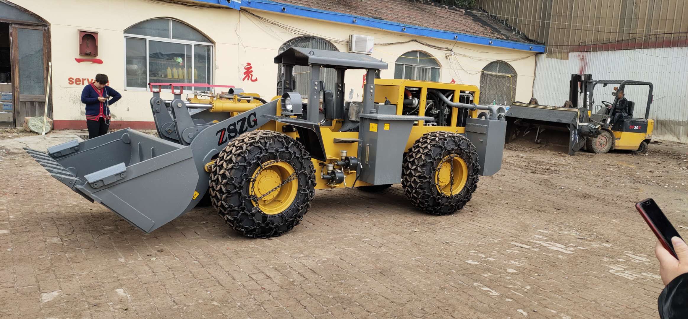 中首重工矿井巷道装载机 双摇臂矿井装载机