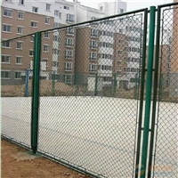 框架球场围网组装 球场护栏网厂家 体育球场焊接网