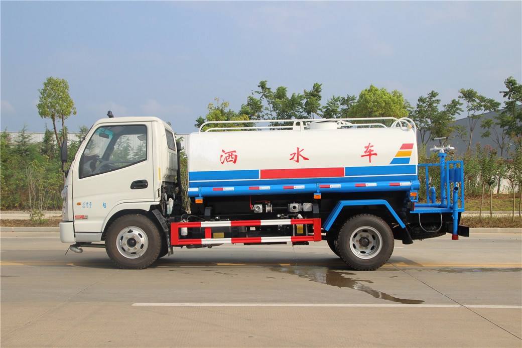 天锦多功能洒水车厂家价格-搜了网