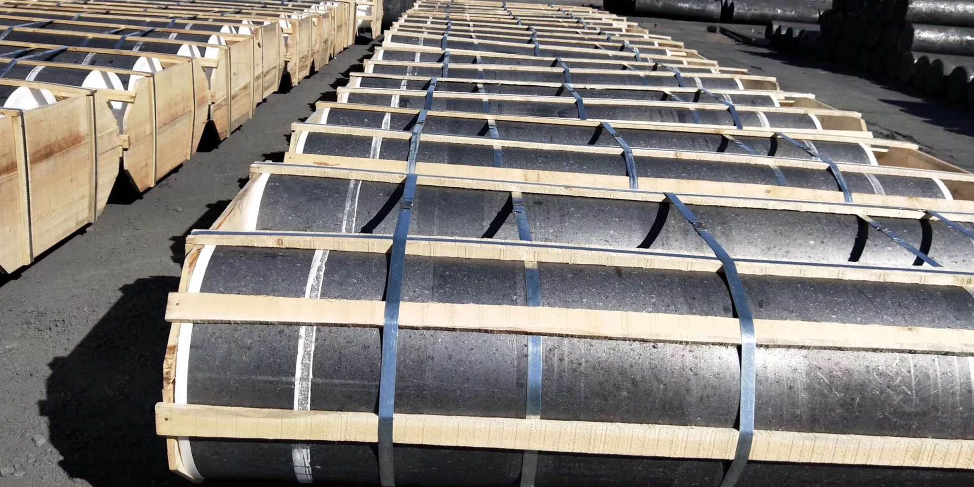 长期供应天然石墨电极耐高温废石墨电极批发